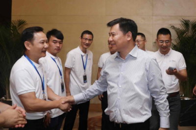 何為社會(huì)企業(yè)家？張近東：心系社會(huì)，以行踐言