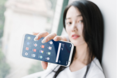 新一代iPhone手機(jī)又玩“擠牙膏”？網(wǎng)友：看看人家魅族16th