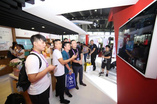 不知道京東之家就OUT了！ 9月來2018天翼智能生態(tài)展打卡