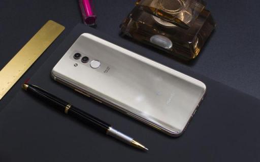 顏值不遜金色iPhone實(shí)力堪比旗艦 華為麥芒7鉑光金評(píng)測(cè)