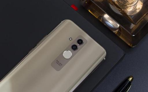 顏值不遜金色iPhone實(shí)力堪比旗艦 華為麥芒7鉑光金評(píng)測(cè)