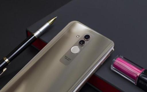 顏值不遜金色iPhone實(shí)力堪比旗艦 華為麥芒7鉑光金評(píng)測(cè)