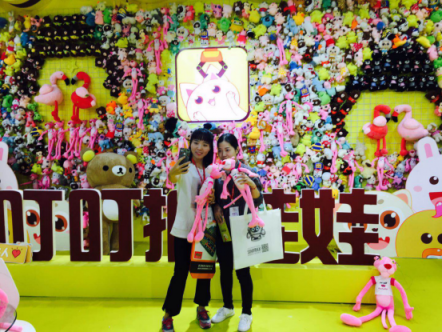 叮叮抓娃娃亮相GTI廣州展，美女娃娃機(jī)引爆全場(chǎng)