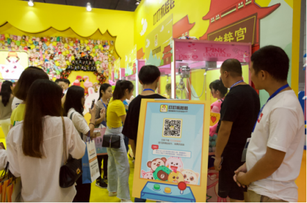 叮叮抓娃娃亮相GTI廣州展，美女娃娃機(jī)引爆全場(chǎng)