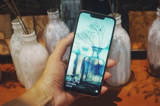 華為穩(wěn)了！麥芒7雙光束3D效果遠(yuǎn)超金色iPhone