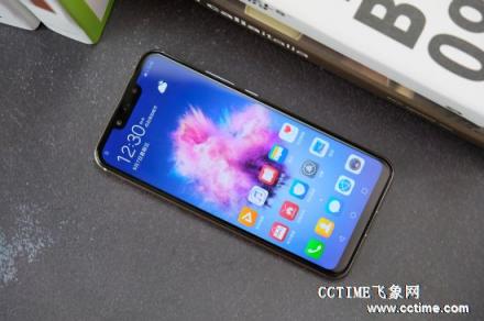華為麥芒7評(píng)測(cè)：吃雞不卡，拍照有驚喜