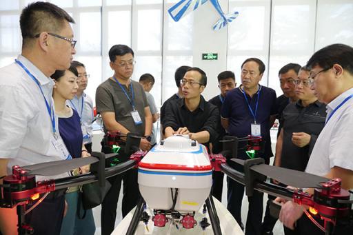 黑龍江省30余縣（市、區(qū)）長蒞臨天鷹兄弟考察