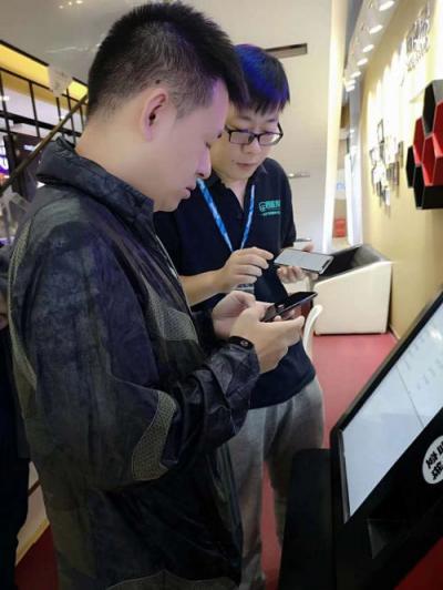 蘋果新機(jī)正式開售 蘇寧縣鎮(zhèn)店竟成果粉圣地