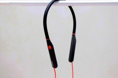 1MORE便攜頸掛電競(jìng)耳機(jī)，聽聲辨位帶你天天吃雞