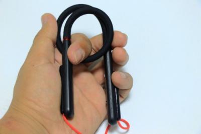 1MORE便攜頸掛電競(jìng)耳機(jī)，聽聲辨位帶你天天吃雞
