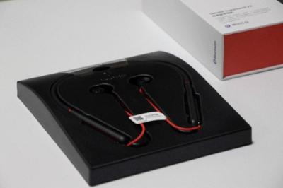 1MORE便攜頸掛電競(jìng)耳機(jī)，聽聲辨位帶你天天吃雞