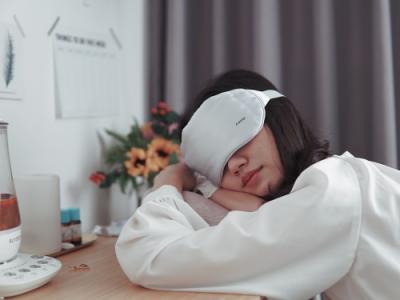 旅行必備黑科技好物 為啥半個小紅書圈狂曬Aika石墨烯眼罩？