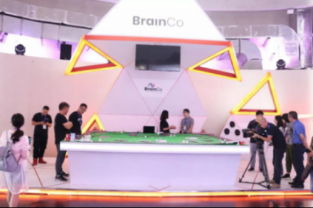意念控制要成真？BrainCo成上海人工智能展的網(wǎng)紅展位！