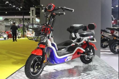 浙江展立馬電動車“C道”出位，全新科技震撼全場