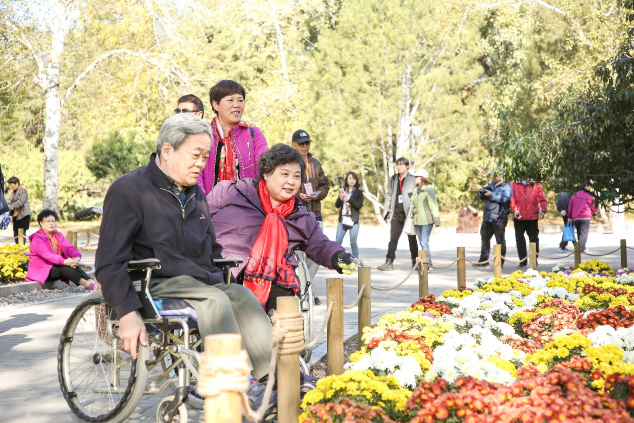 首汽約車重陽(yáng)節(jié)“愛心車隊(duì)”公益活動(dòng) 獲殘障老人和社會(huì)各界高度贊揚(yáng)