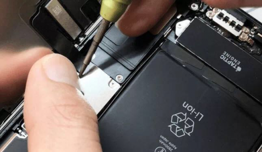 手機(jī)也怕冷？閃電修一招讓電池起死回生！
