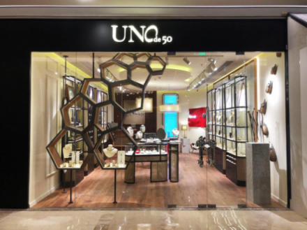 不用再找代購了！UNOde50國內(nèi)首店在上海開幕！