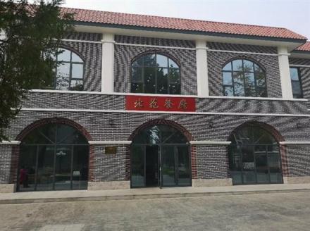 游客遠(yuǎn)道而來(lái)“難求一面”，崔永元開(kāi)面館獲追捧