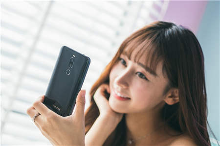 有了魅族X8之后，以后給女朋友拍照不好看別再怪手機了！