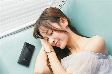 有了魅族X8之后，以后給女朋友拍照不好看別再怪手機了！
