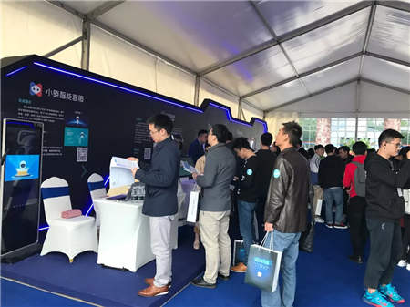 2018中國人工智能峰會完滿落幕,小曉機器人酷炫吸睛!