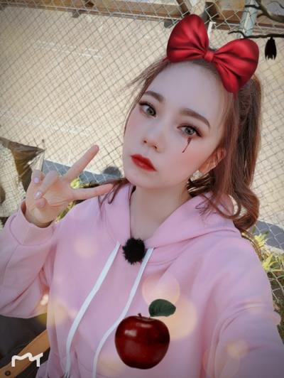 超越萌兔、宣儀公主，“黑化”后的火箭少女美圖秀秀大公開