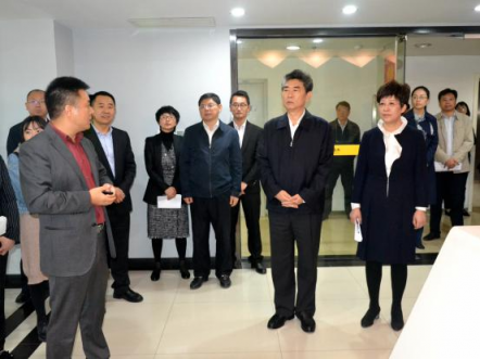 安徽省委常委、常務(wù)副省長(zhǎng)鄧向陽、合肥市市長(zhǎng)凌云一行蒞臨天地精華調(diào)研指導(dǎo)