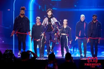 極挑紅、跑男藍上演世紀對決 天貓雙11狂歡夜收視率登頂