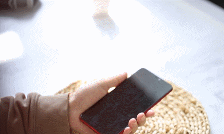 vivo Z1青春版上手體驗(yàn)：時(shí)尚外觀，旗艦實(shí)力