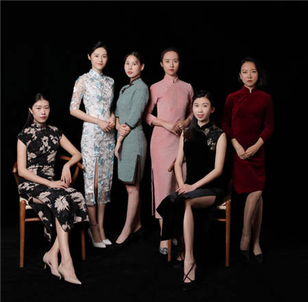 高交會(huì)驚現(xiàn)最美AI旗袍小姐姐，她們?cè)跒檎l(shuí)代“顏”？