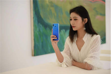 誰才是最美的漸變色手機(jī)？Galaxy A6s與OPPO K1強(qiáng)強(qiáng)對(duì)話