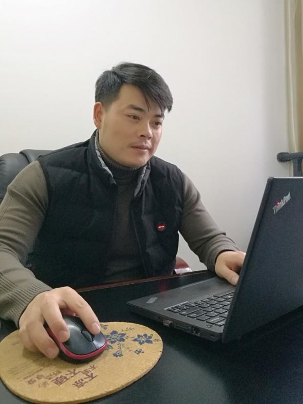 這件石墨烯發(fā)熱馬甲，不僅能保暖，還能做大保健