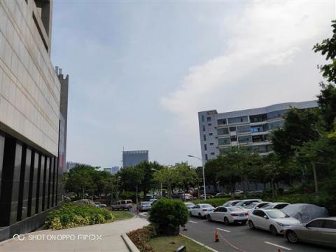OPPO Find X、美圖T9拍照手機(jī)怎么選？請看妹紙自拍評測