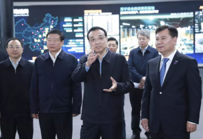 AI+零售怎么玩？總理點贊蘇寧智慧零售“騰云駕霧”