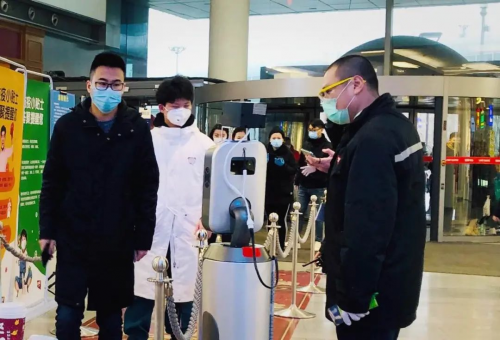 獵豹移動旗下獵戶星空機(jī)器人助力商場防疫工作