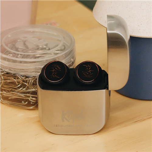 這款藍牙耳機應該所有白領人手一副！