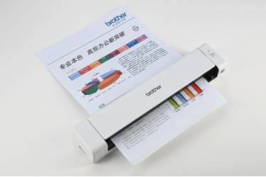 雙向出紙，高效便攜 Brother便攜式雙面掃描儀DS-740D輕巧上市