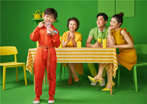 李佳琦唱歌打call 粉絲5分鐘買空2萬(wàn)臺(tái)唱吧新品精靈麥克風(fēng)