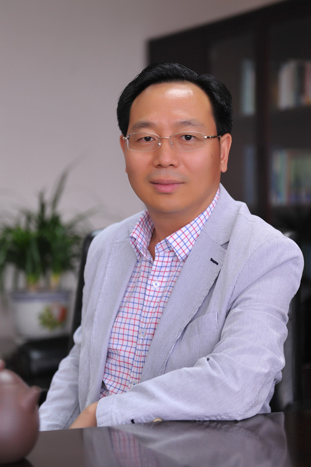 中國(guó)信息通信科技集團(tuán)副總經(jīng)理、專家委主任，無線移動(dòng)通信國(guó)家重點(diǎn)實(shí)驗(yàn)室主任、IEEE Fellow陳山枝博士