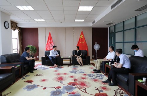 云知聲CEO黃偉參訪華僑大學(xué)：深化校企合作，共建智慧華文教育