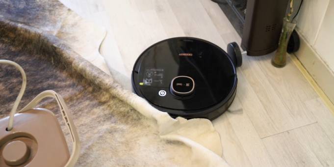 掃地機器人推薦什么品牌？明星李湘推薦的浦桑尼克和科沃斯掃地機器人對比測評