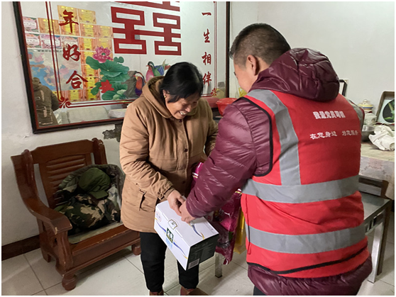 運滿滿張暉：為愛益起“乒”，助力希望小學(xué)體育教學(xué)