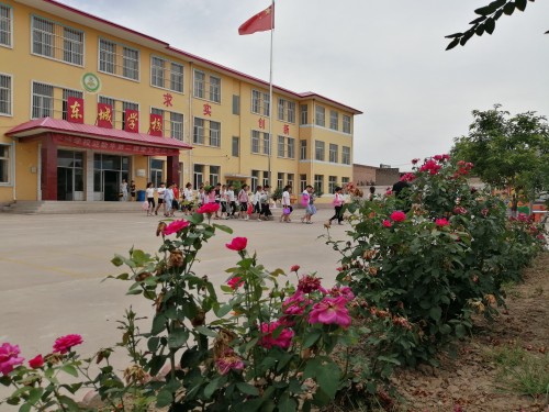 光愛(ài)兒童夢(mèng)想 三雄極光再邁公益新步伐