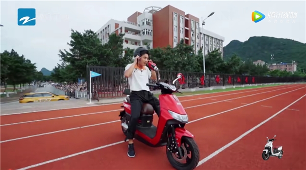 《奔跑吧》沙溢、韓東君騎臺鈴虎賁，上演賽事級“飆車大戲”