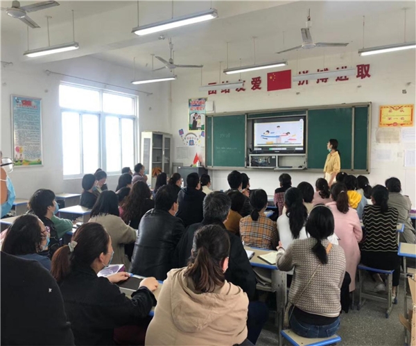 希沃信息化教學(xué)培訓(xùn)深入臨泉縣，攜手共建智慧課堂