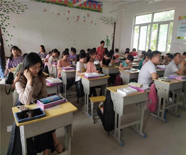 希沃信息化教學(xué)培訓(xùn)深入臨泉縣，攜手共建智慧課堂