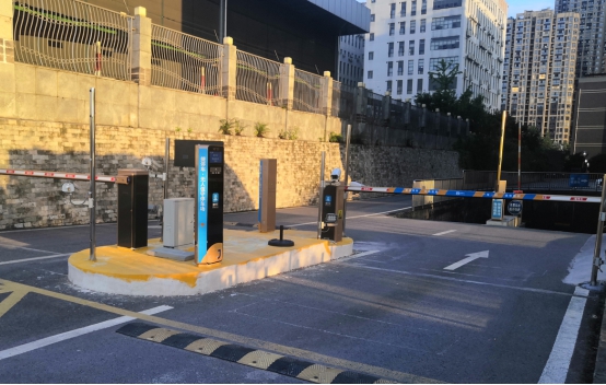 降本提效更增收！捷停車·云托管助力重慶聚峰國際，實現(xiàn)停車場創(chuàng)新升級