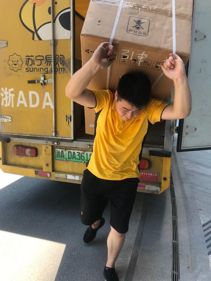 勵(lì)志！25歲火箭哥買(mǎi)房，有溫度的服務(wù)是他的堅(jiān)守