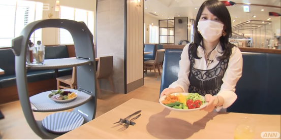 日本餐飲業(yè)正在推廣送餐機器人:無接觸配送，避免人員接觸