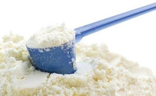 什么牌子奶粉寶寶吃了不拉肚子，讓君樂寶樂鉑奶粉給你答案！